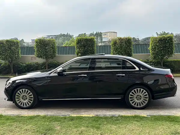 Mercedes-Benz E-Class 2022