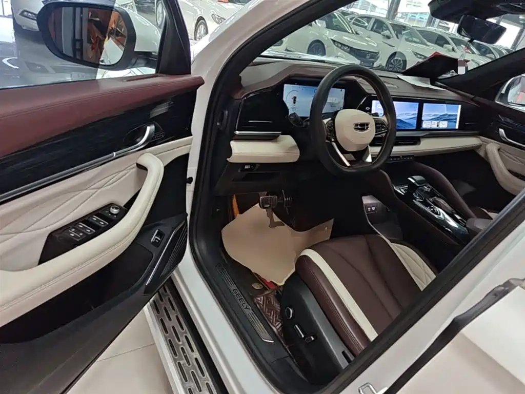Geely Xingyue L 2021 — фото 16