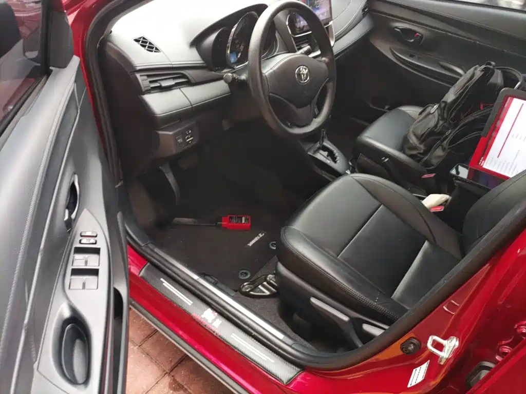 Toyota Yaris L 2021 — фото 16