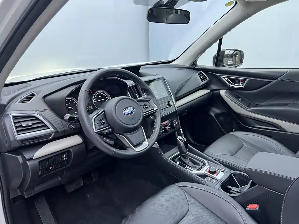 Subaru Forester 2022 — фото 11
