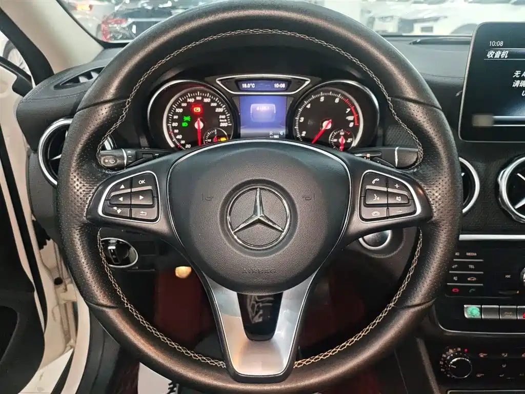 Mercedes-Benz GLA 2018 — фото 7