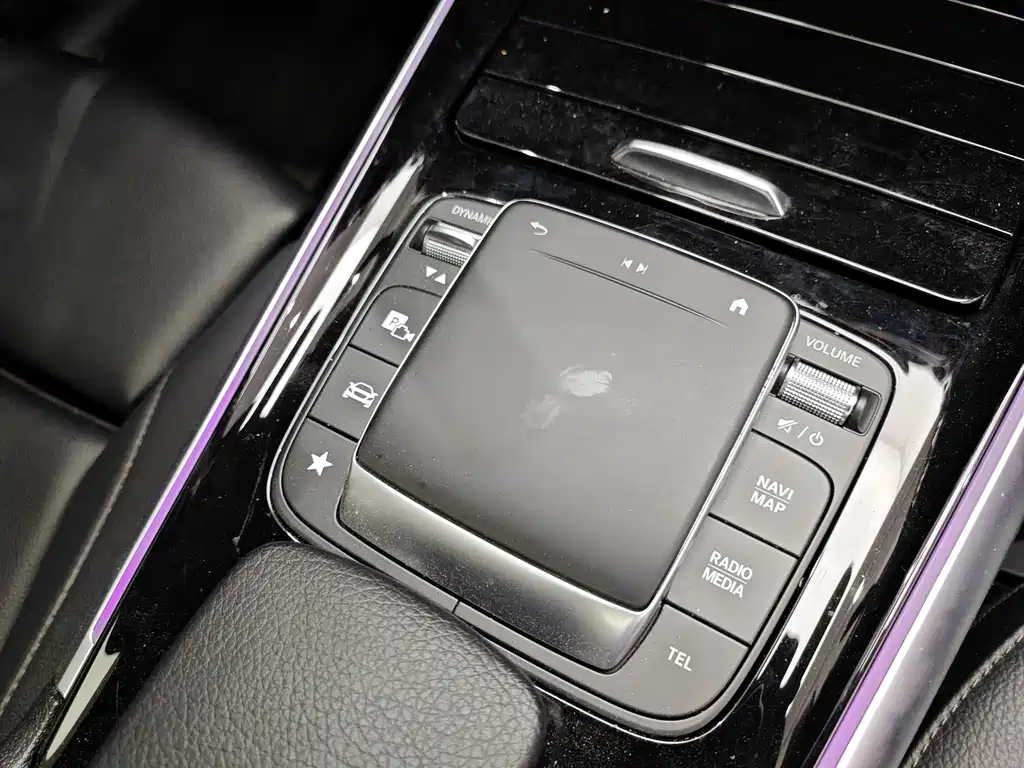 Mercedes-Benz EQA 2023 — фото 16