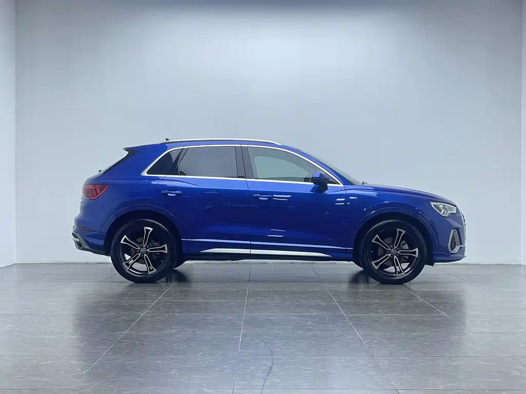 Audi Q3 2021 — фото 8