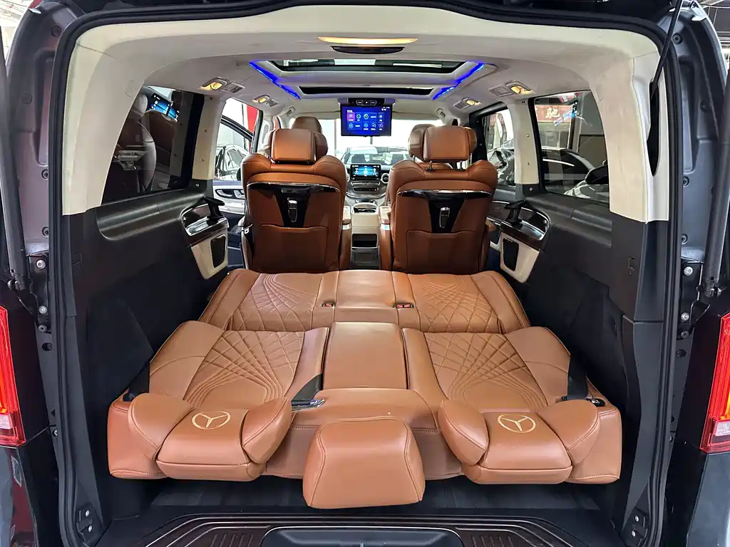 Mercedes-Benz V-Class 2021 — фото 13