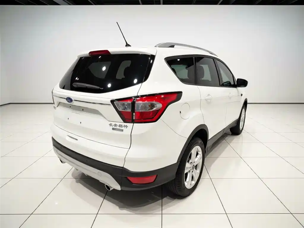 Ford Kuga 2017 — фото 7