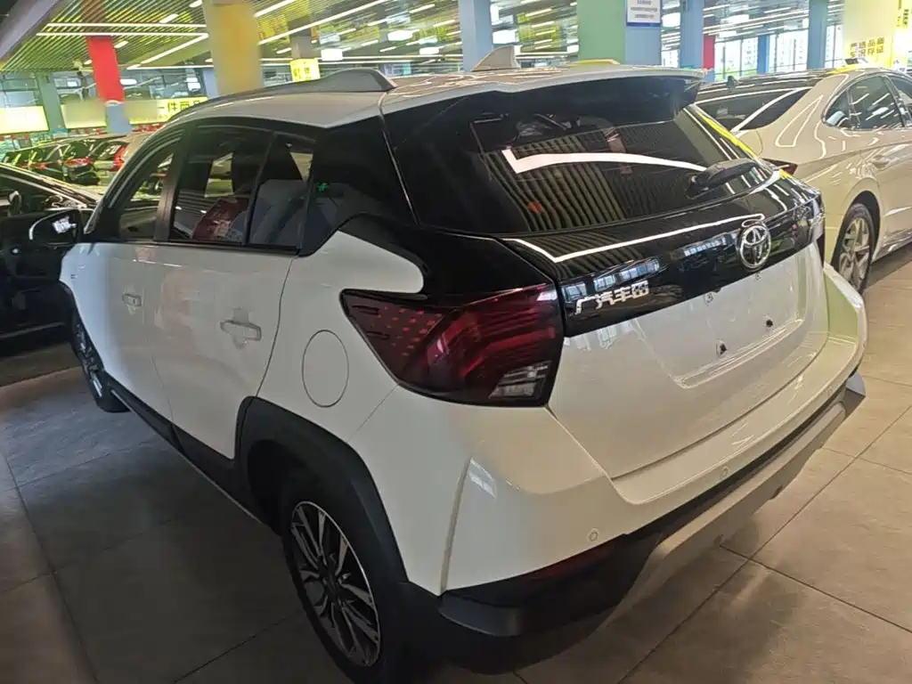 Toyota Yaris L 2020 — фото 5