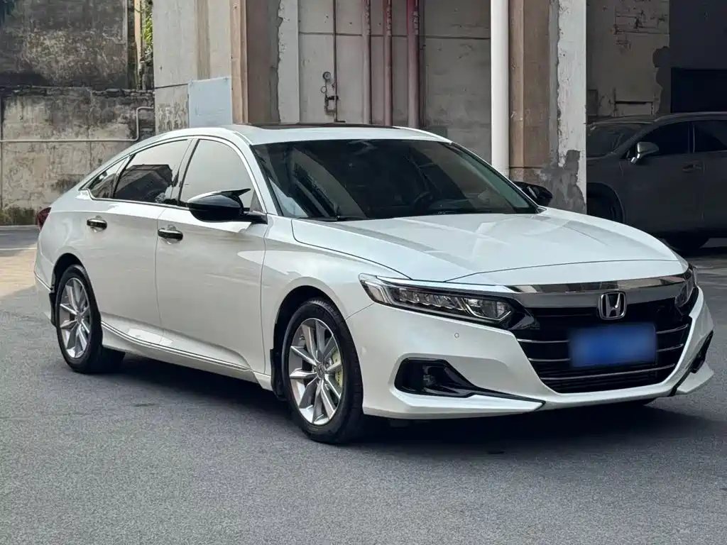 Honda Accord 2022 — фото 13