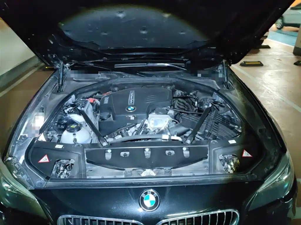 BMW 5 Series 2015 — фото 11
