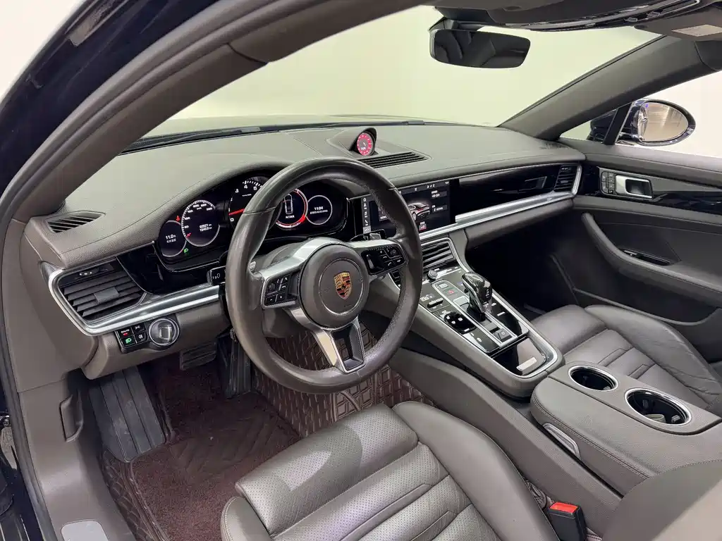 Porsche Panamera 2018 — фото 12