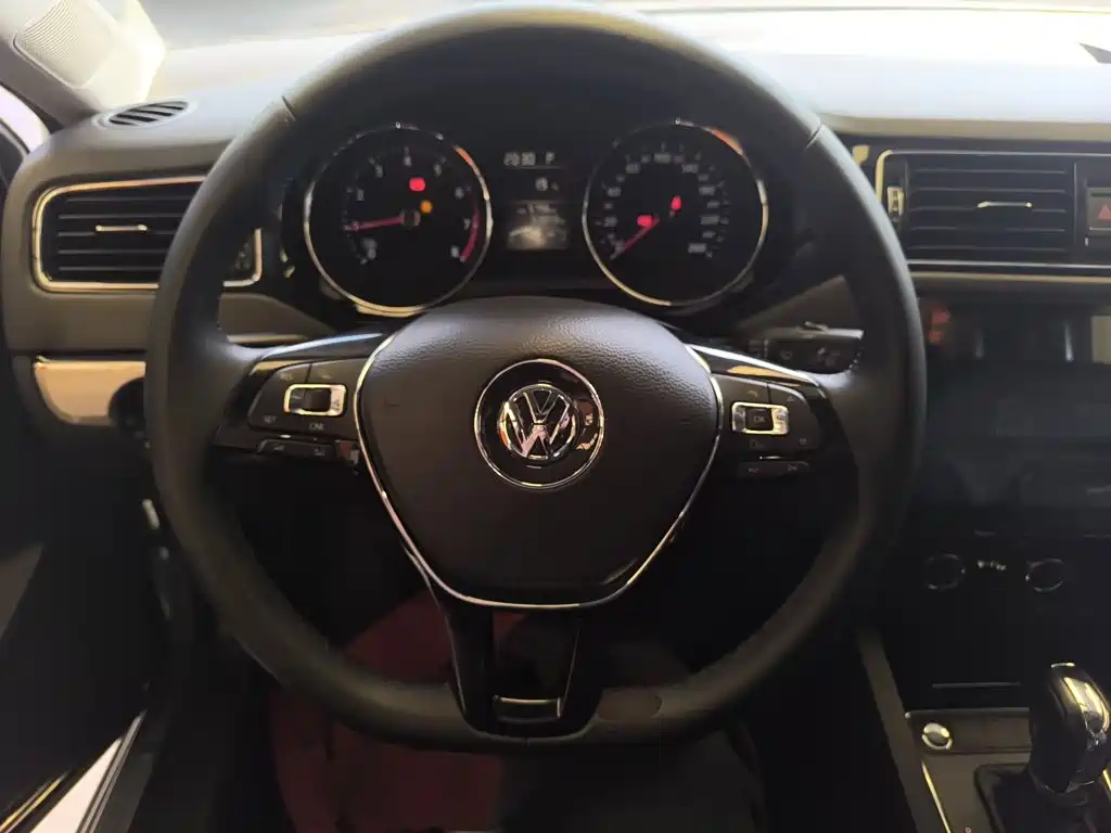 Volkswagen Sagitar 2017 — фото 11