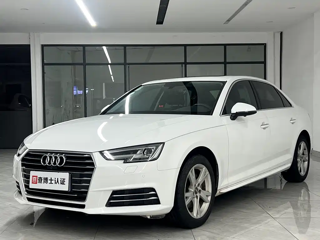 Audi A4L 2018 — фото 1