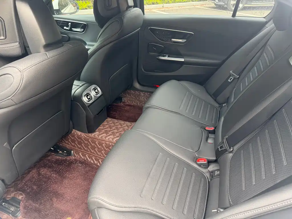 Mercedes-Benz C-Class 2023 — фото 15