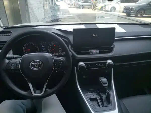 Toyota RAV4 2024