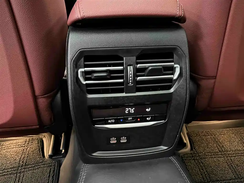 BMW 3 Series 2024 — фото 15