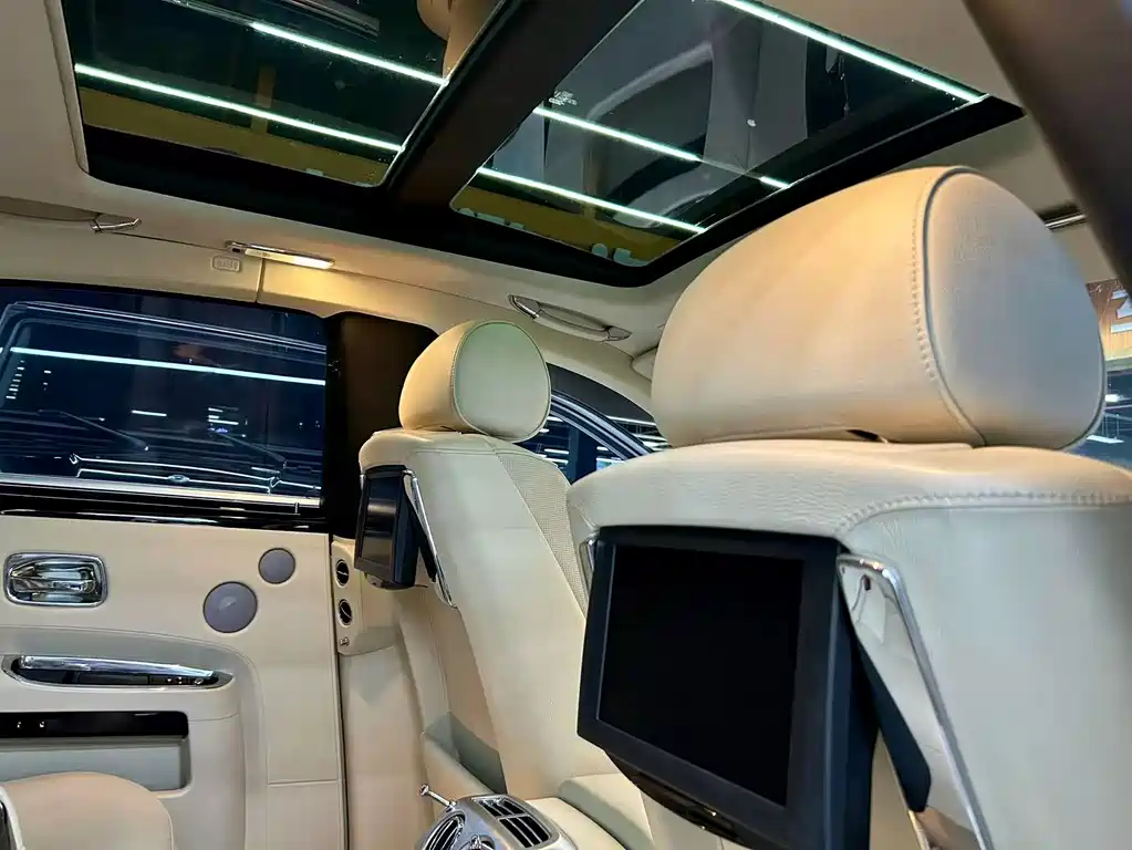 Rolls-Royce Ghost 2012 — фото 12