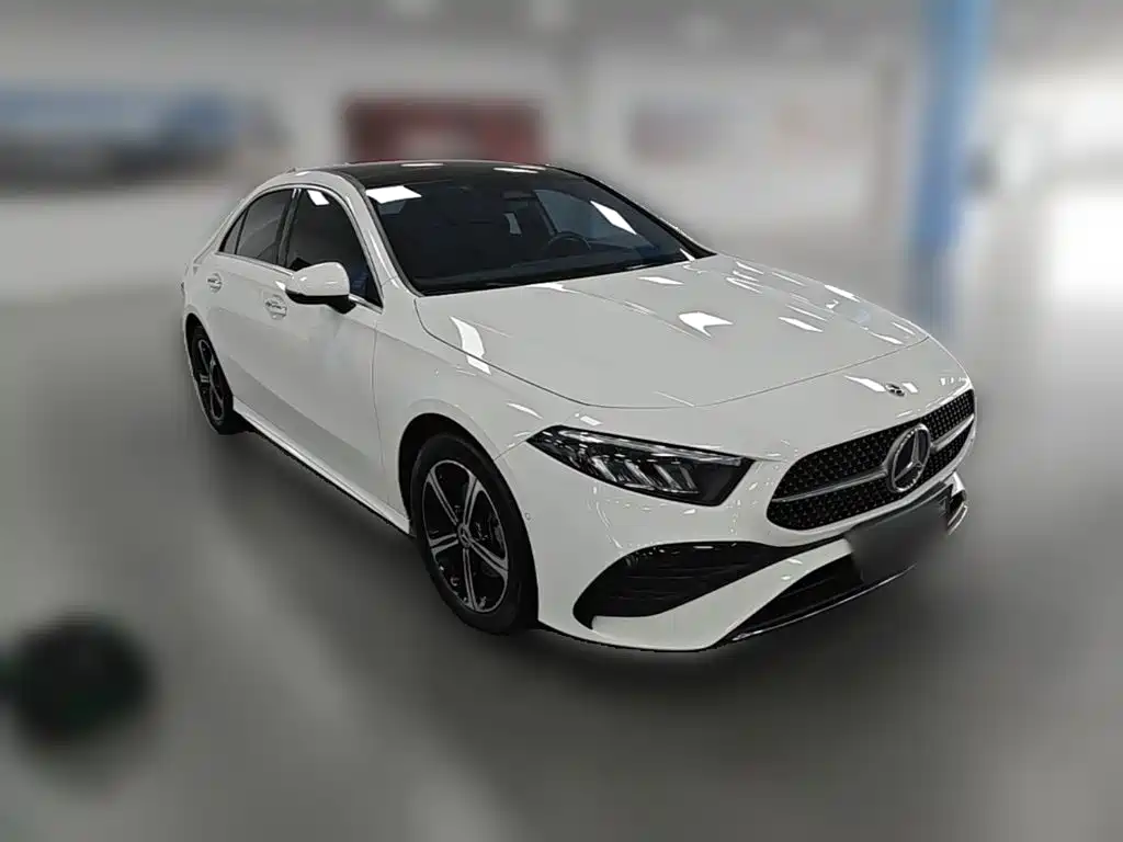 Mercedes-Benz A-Class 2023 — фото 7
