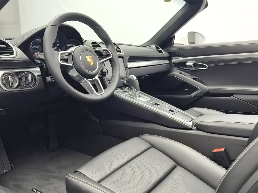 Porsche 718 2025 — фото 14