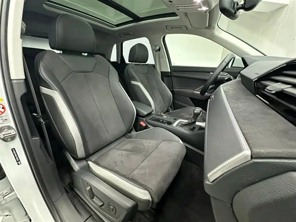 Audi Q3 2023 — фото 11