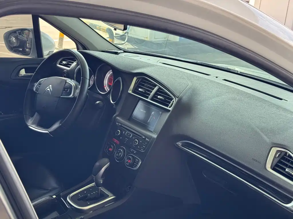 Citroën C4L 2013 — фото 17
