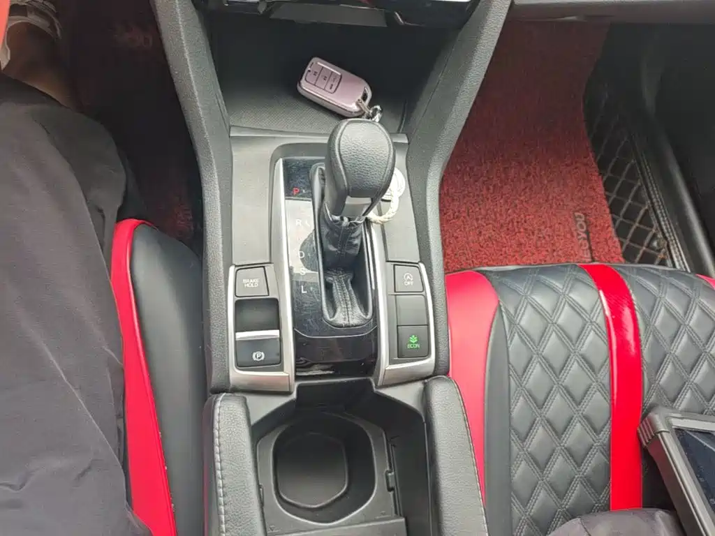 Honda Civic 2018 — фото 14