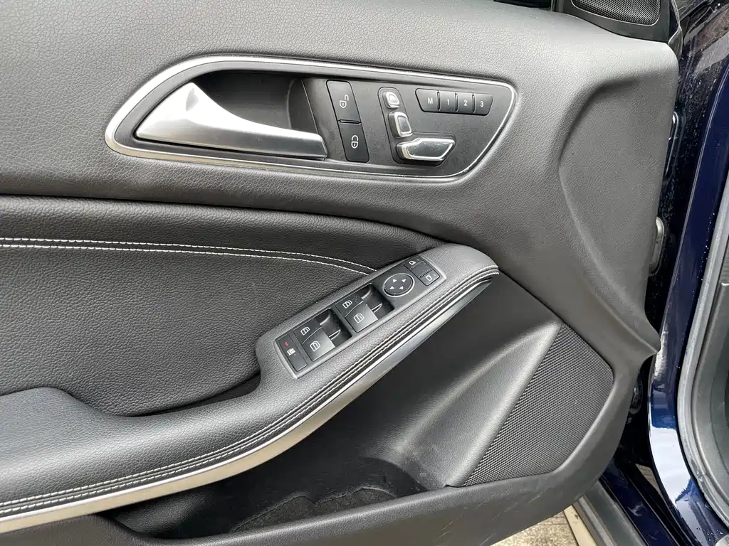 Mercedes-Benz GLA 2018 — фото 18