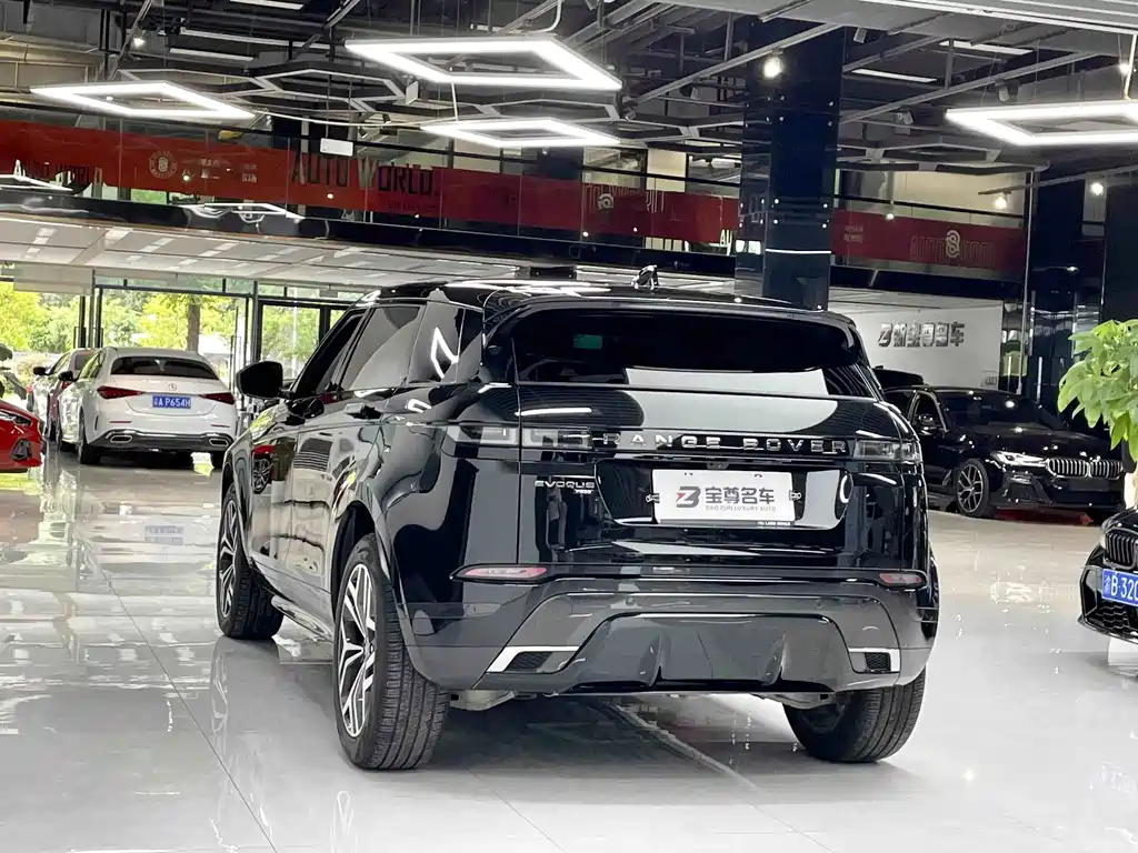 Land Rover Range Rover Evoque 2022 — фото 11