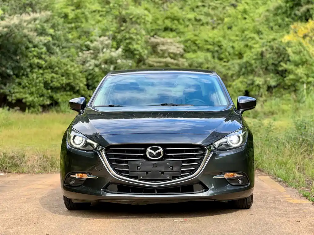 Mazda 3 Axela 2019 — фото 2