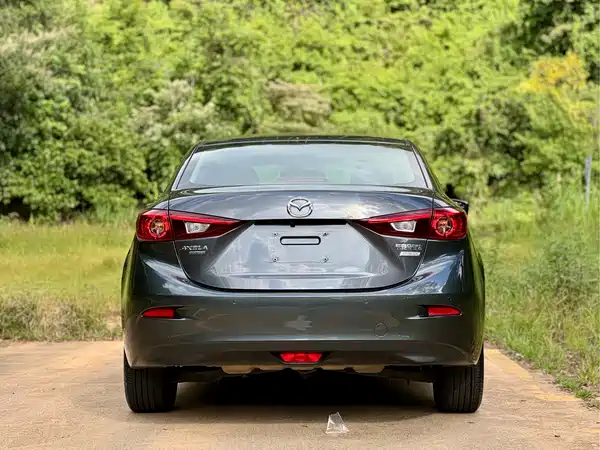 Mazda 3 Axela 2019