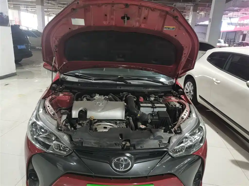 Toyota Yaris L 2020 — фото 16