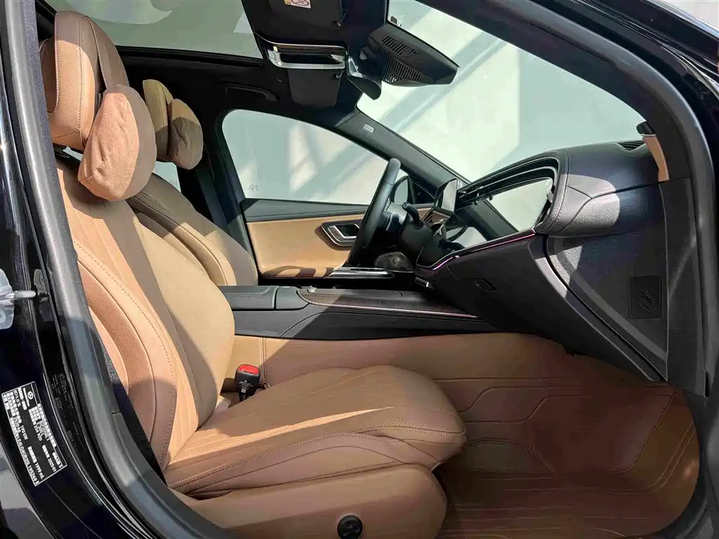 Mercedes-Benz E-Class 2025 — фото 29