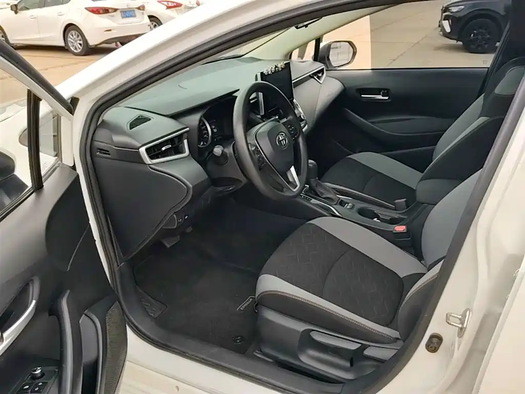 Toyota Corolla 2022 — фото 16