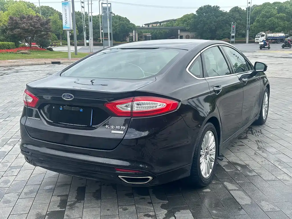 Ford Mondeo 2015 — фото 5