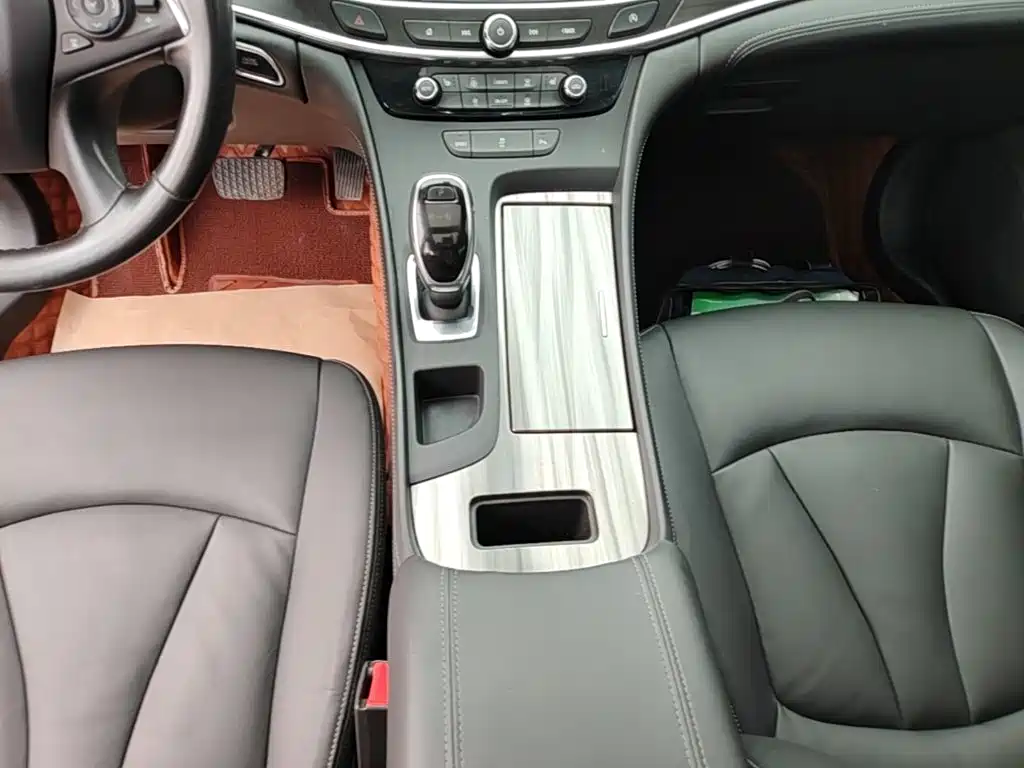 Buick LaCrosse 2019 — фото 10