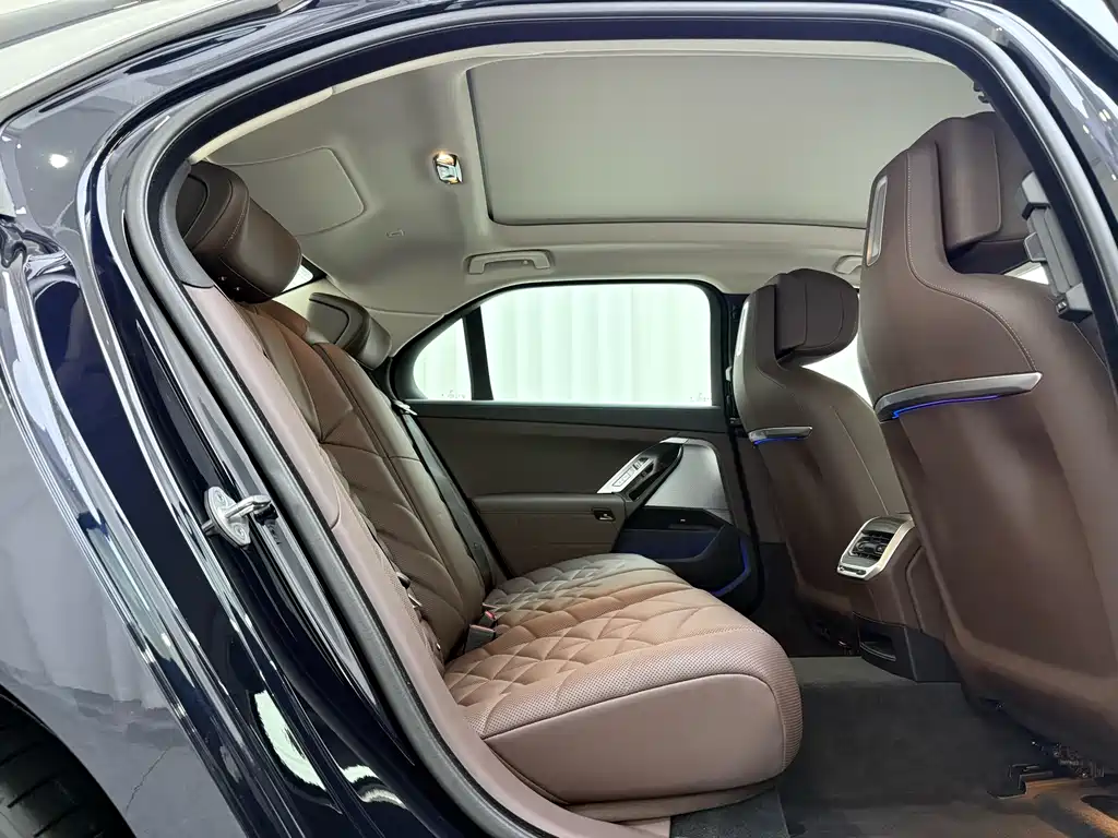BMW 7 Series 2026 — фото 10