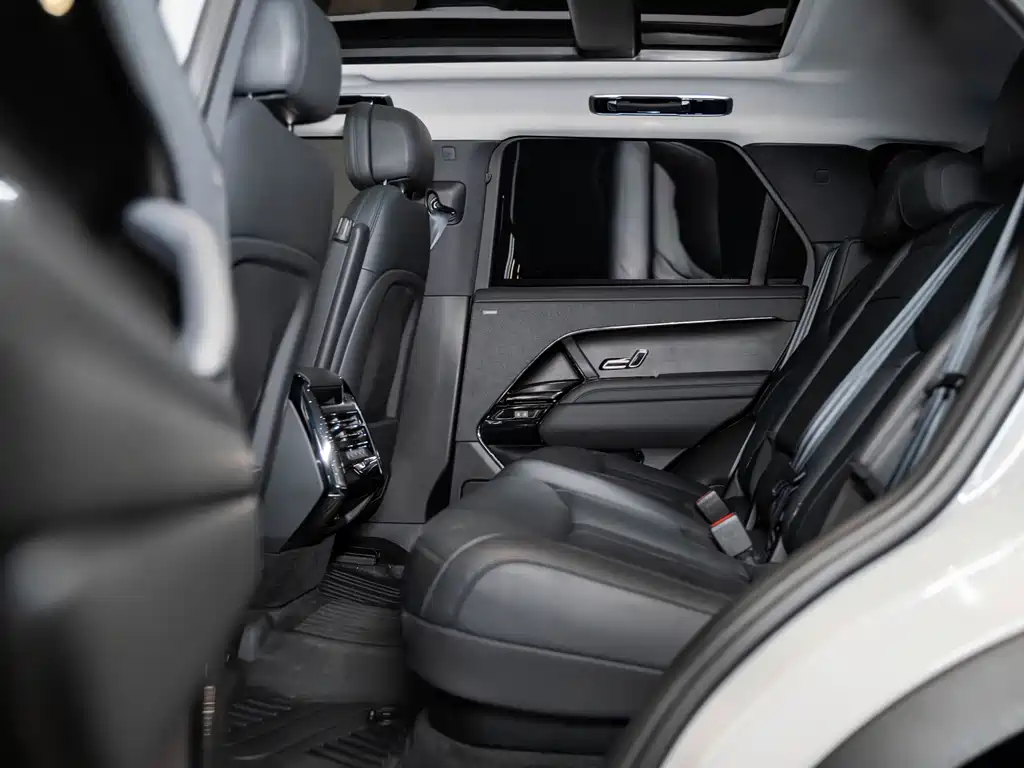 Land Rover Sport 2023 — фото 19