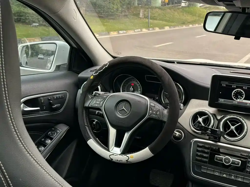 Mercedes-Benz GLA 2015 — фото 6