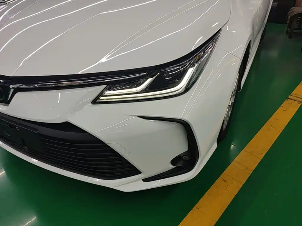 Toyota Corolla 2023 — фото 24