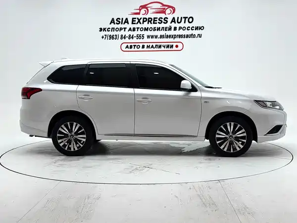 Mitsubishi Outlander 2021