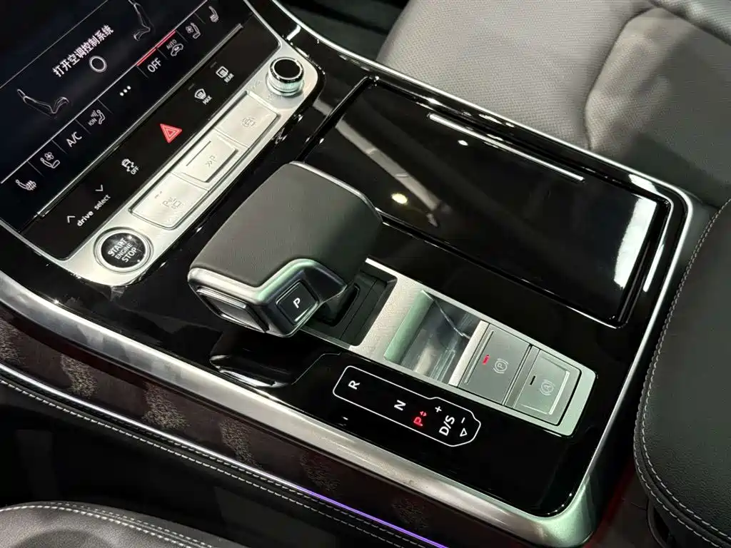 Audi Q8 2025 — фото 16