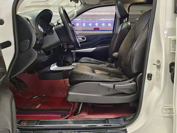 Nissan Terra 2018