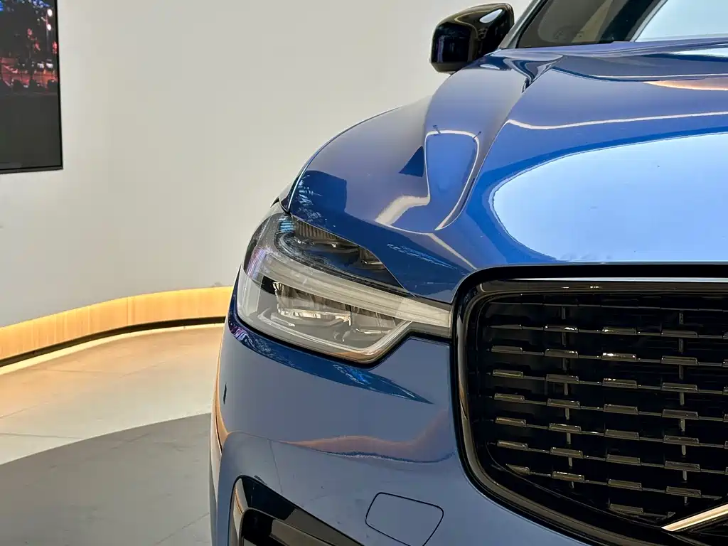 Volvo XC60 2020 — фото 3