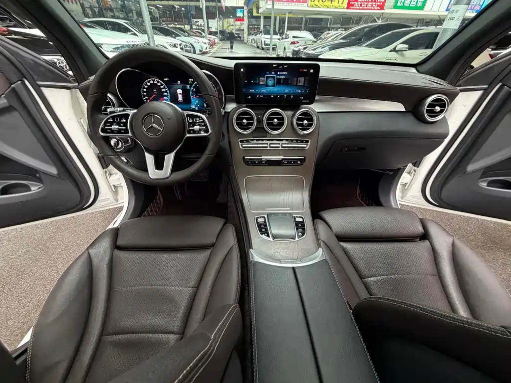 Mercedes-Benz GLC 2020 — фото 18