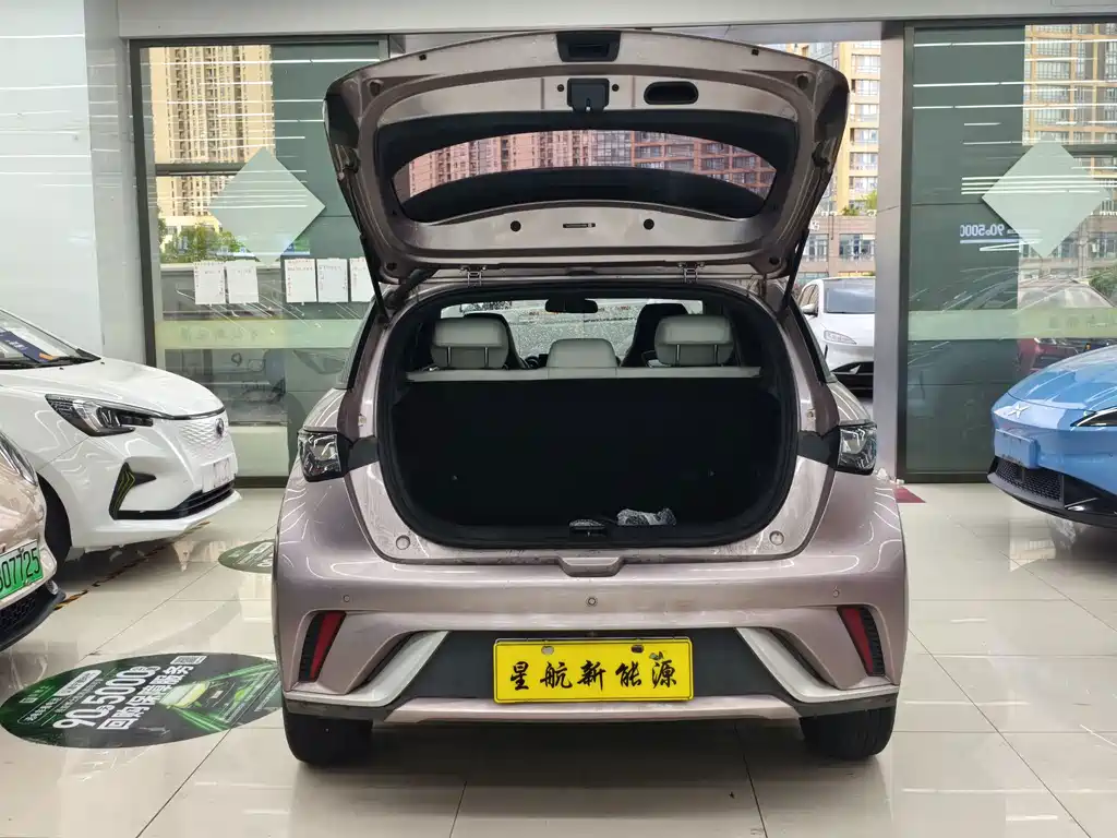 BYD Dolphin 2022 — фото 12
