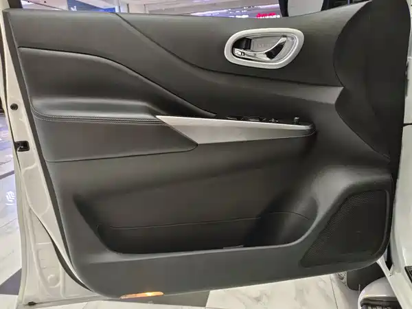 Nissan Terra 2018