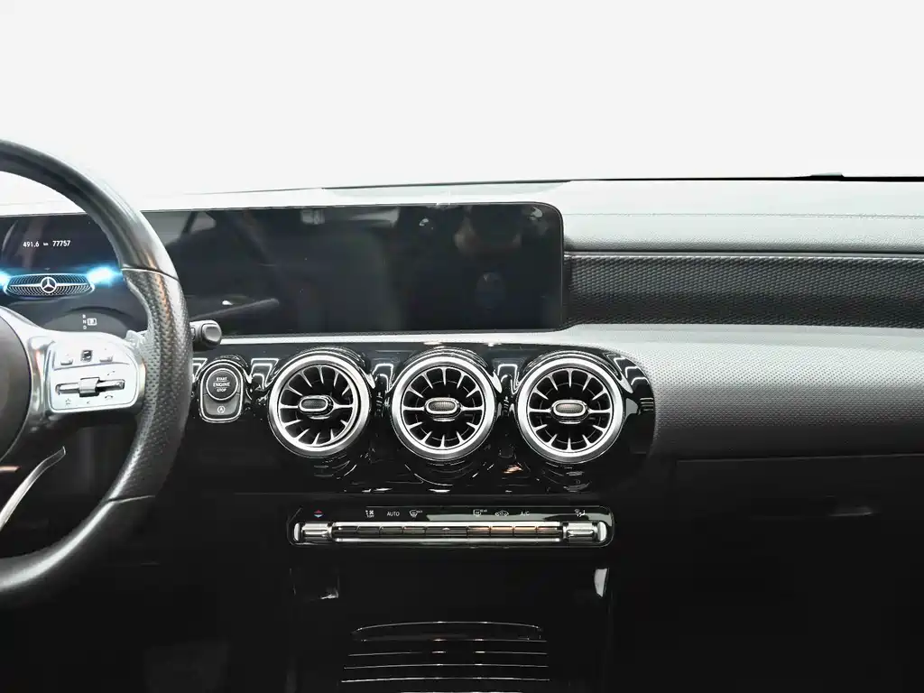 Mercedes-Benz A-Class 2022 — фото 18