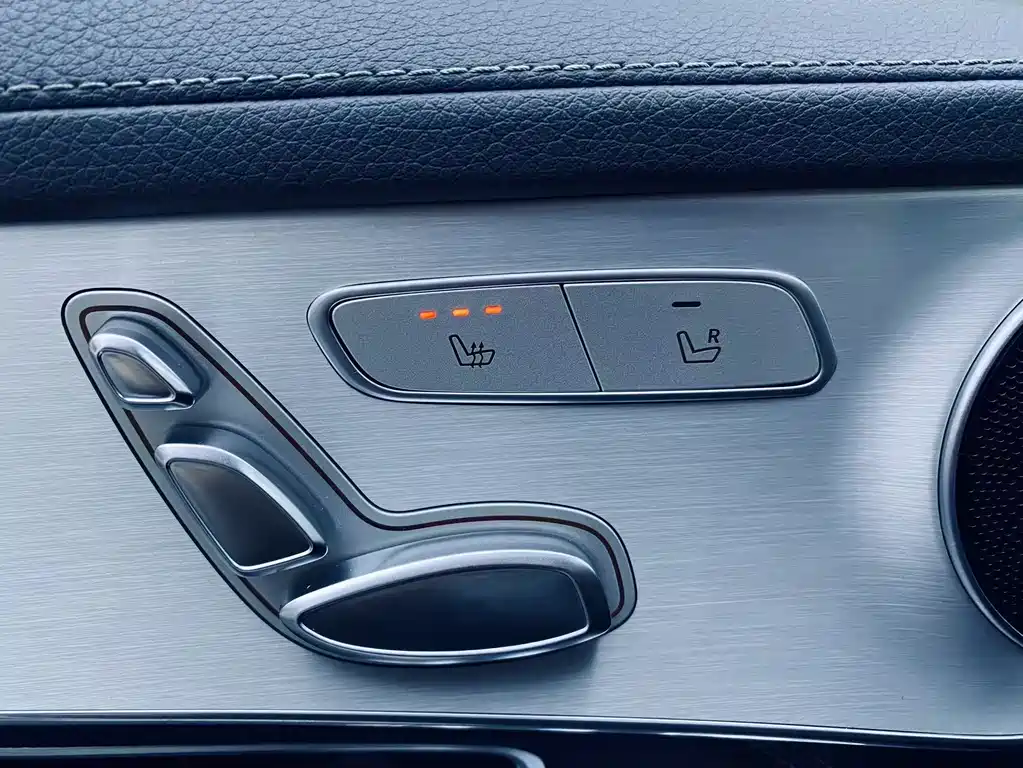 Mercedes-Benz GLC 2016 — фото 19