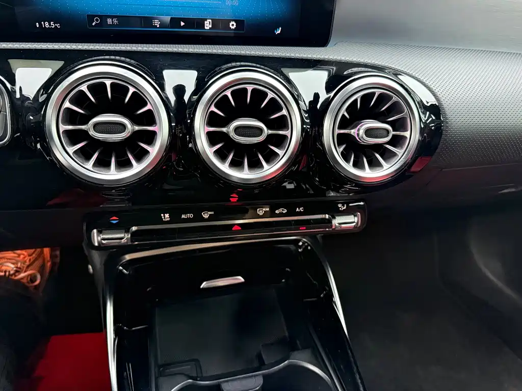 Mercedes-Benz A-Class AMG 2020 — фото 6