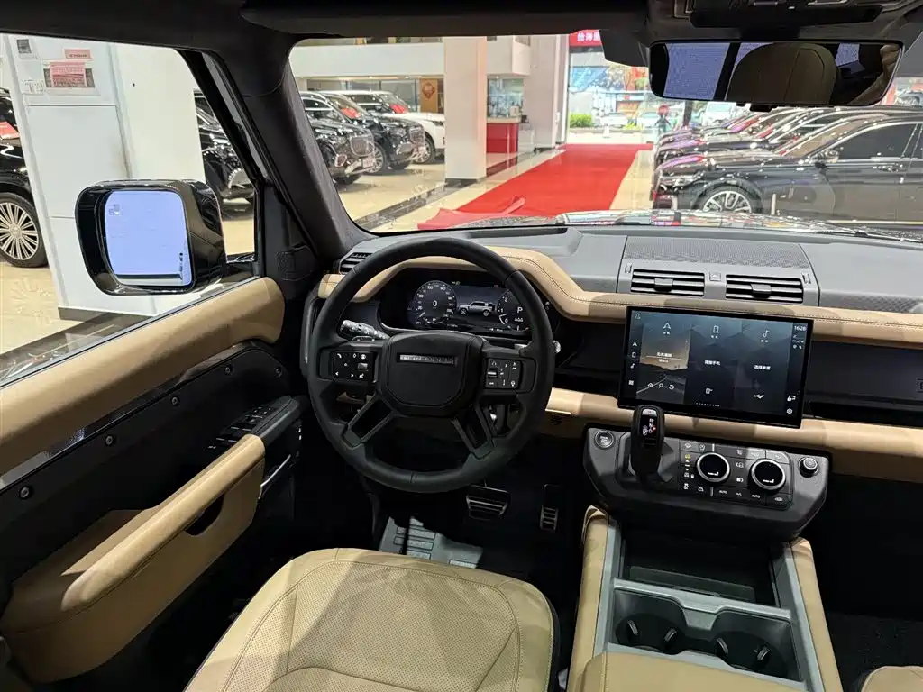 Land Rover Defender 2025 — фото 26