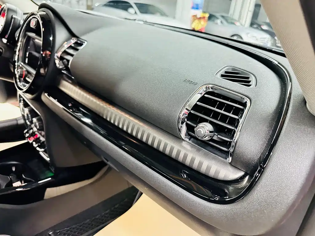 MINI Clubman 2018 — фото 28