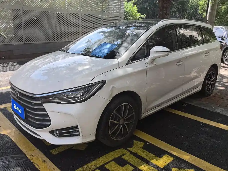 BYD MAX 2017